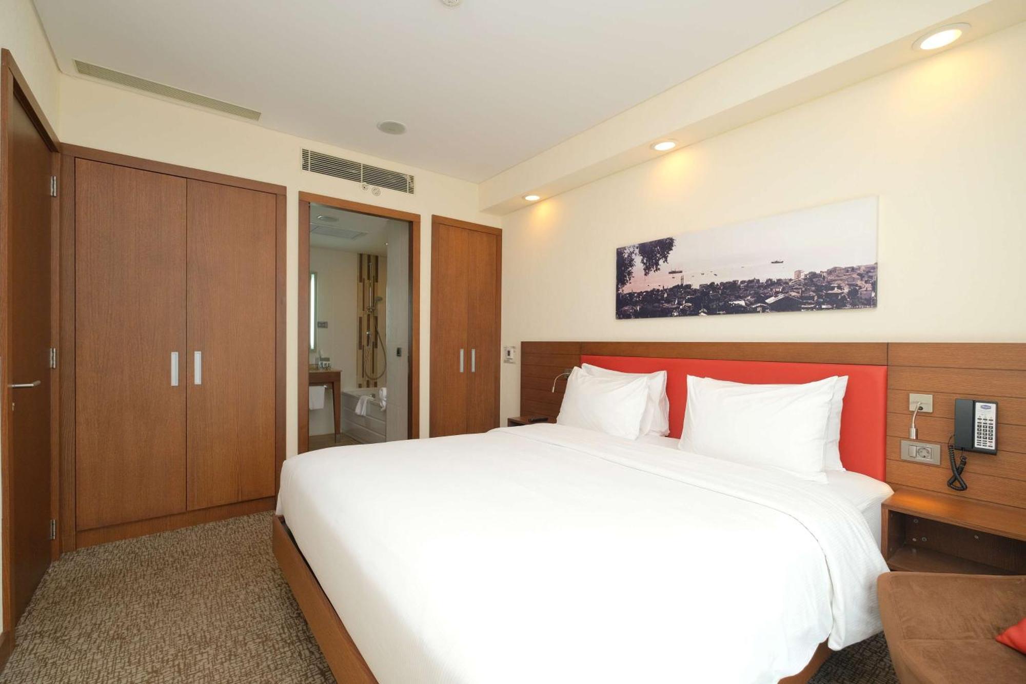Hotel Hampton By Hilton Samsun Exterior foto