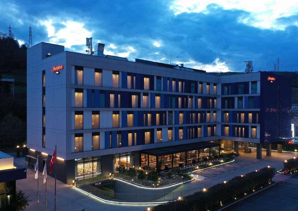 Hotel Hampton By Hilton Samsun Exterior foto